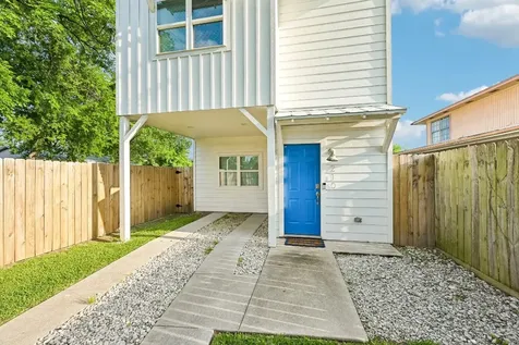 210 Garrotsville Street Houston TX 77022