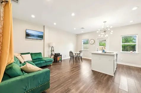 210 Garrotsville Street Houston TX 77022