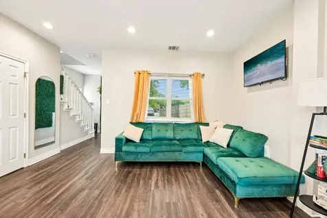 210 Garrotsville Street Houston TX 77022