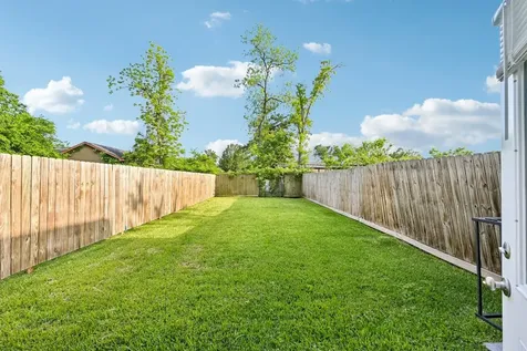 210 Garrotsville Street Houston TX 77022