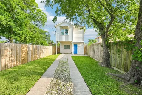 210 Garrotsville Street Houston TX 77022
