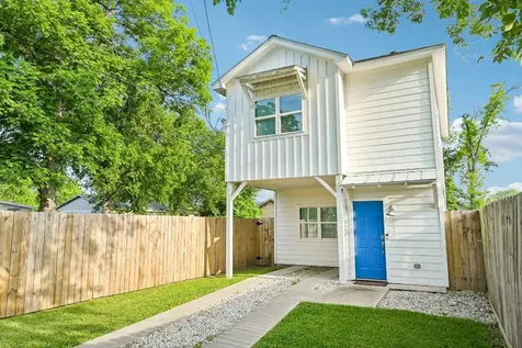 210 Garrotsville Street Houston TX 77022