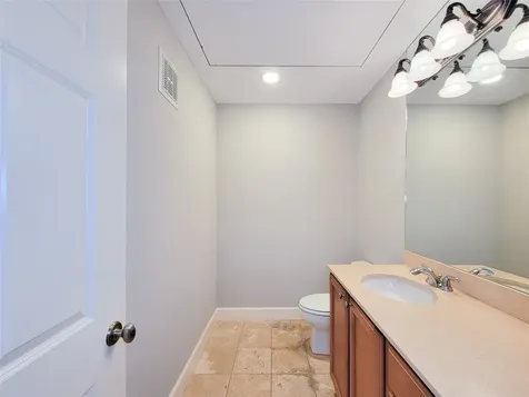 2520 Robinhood 800 Houston TX 77005