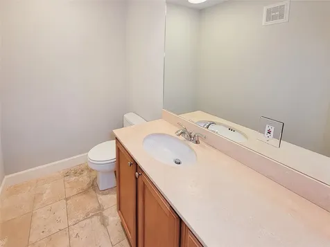 2520 Robinhood 800 Houston TX 77005