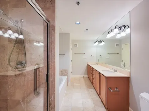 2520 Robinhood 800 Houston TX 77005