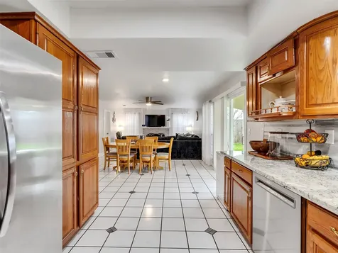10027 Glenkirk Drive Houston TX 77089