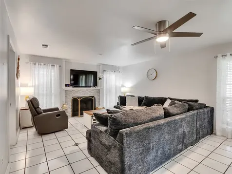 10027 Glenkirk Drive Houston TX 77089