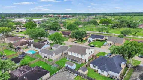 10027 Glenkirk Drive Houston TX 77089