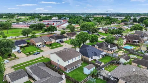10027 Glenkirk Drive Houston TX 77089