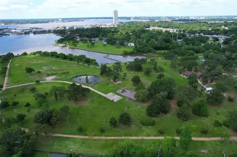 226 Driftwood Drive Seabrook TX 77586