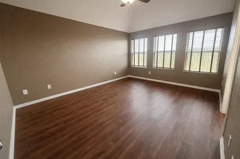 5011 Forest Hurst Glen Spring TX 77373