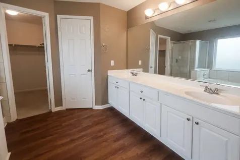 5011 Forest Hurst Glen Spring TX 77373