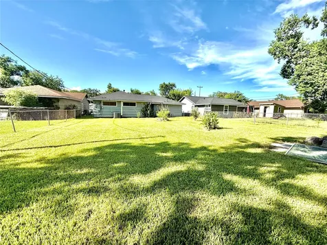 129 Chestnut Street Lake Jackson TX 77566