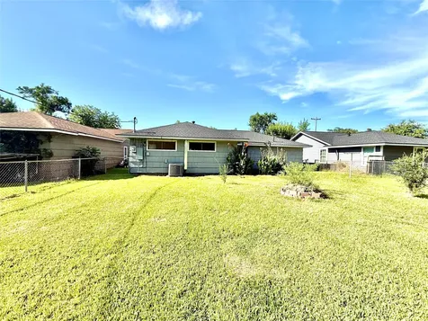 129 Chestnut Street Lake Jackson TX 77566