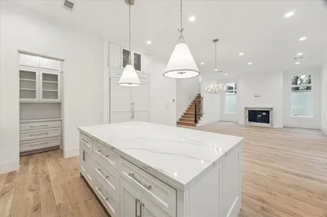 3 Wentworth Green Way Houston TX 77027
