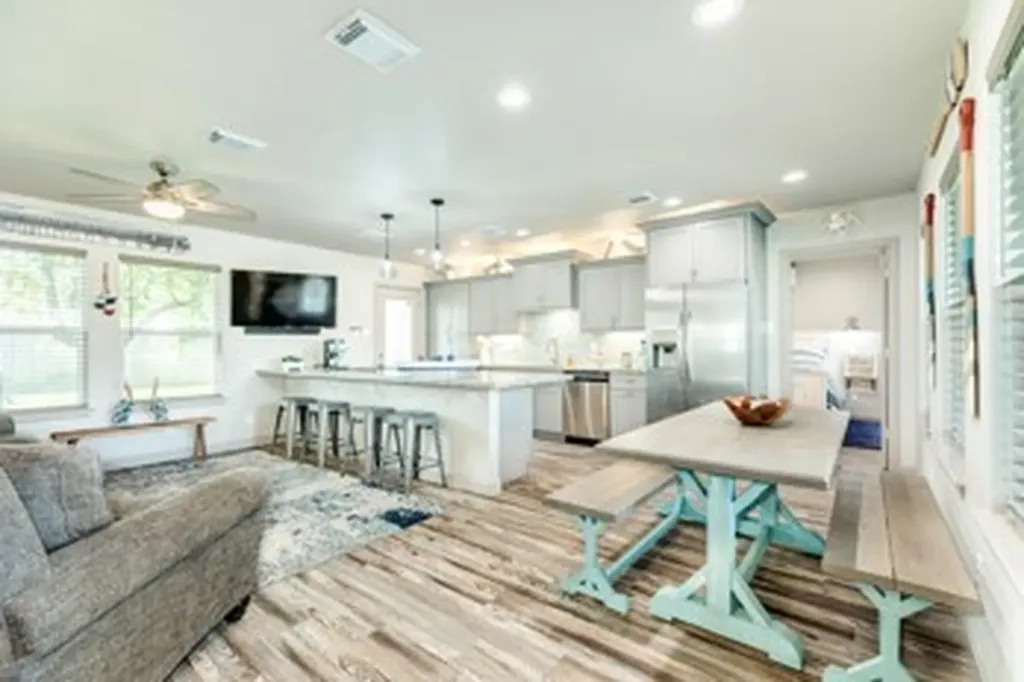 117 Tarpon Avenue Galveston TX 77550