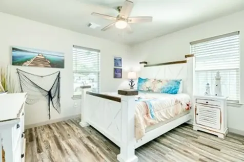 117 Tarpon Avenue Galveston TX 77550