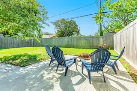 117 Tarpon Avenue Galveston TX 77550