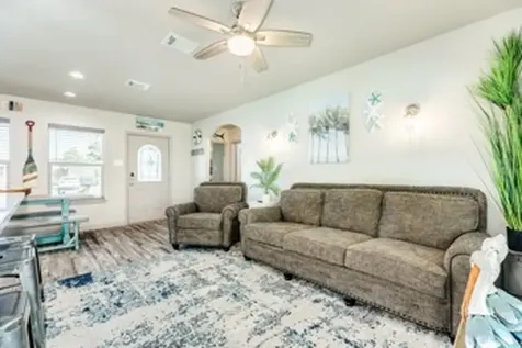 117 Tarpon Avenue Galveston TX 77550