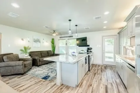 117 Tarpon Avenue Galveston TX 77550
