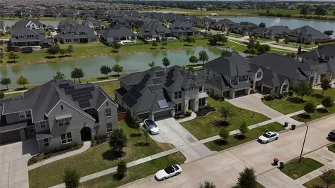 140 Lakehouse Landing Drive Katy TX 77493