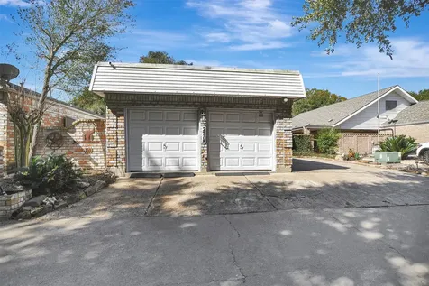 2718 Kissing Camel Court Missouri City TX 77459