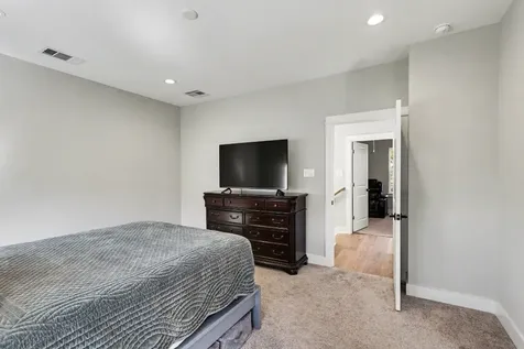825 Woodcrest Drive Houston TX 77018