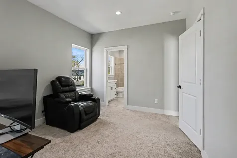 825 Woodcrest Drive Houston TX 77018