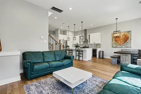 825 Woodcrest Drive Houston TX 77018