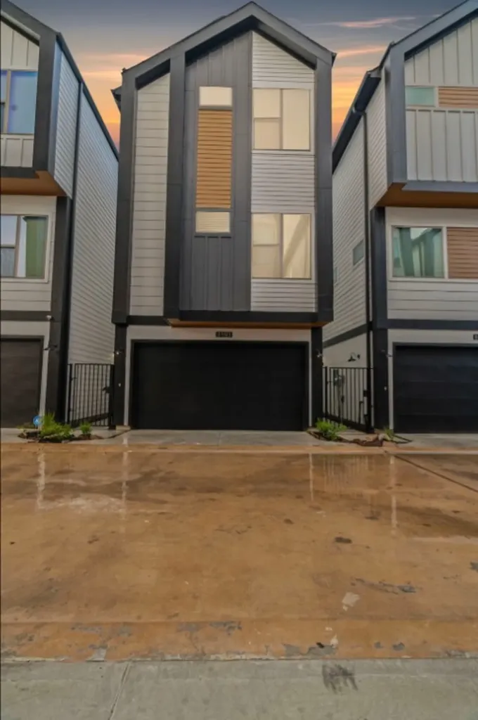 816 Curtin Street D Houston TX 77018