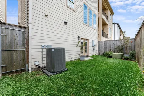 4938 Edison Park Lane Houston TX 77081