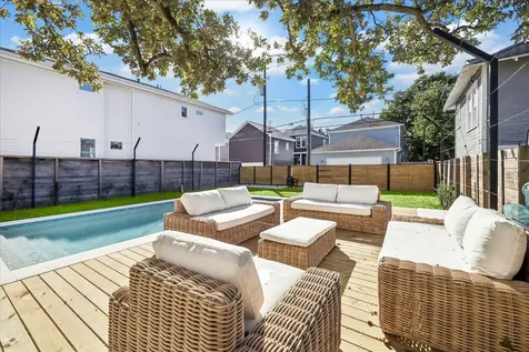 415 Arlington Street Houston TX 77007