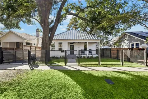 415 Arlington Street Houston TX 77007