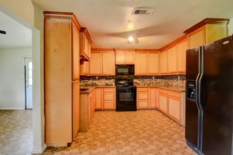 6615 Live Oak Drive Jones Creek TX 77541