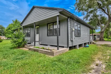 6615 Live Oak Drive Jones Creek TX 77541