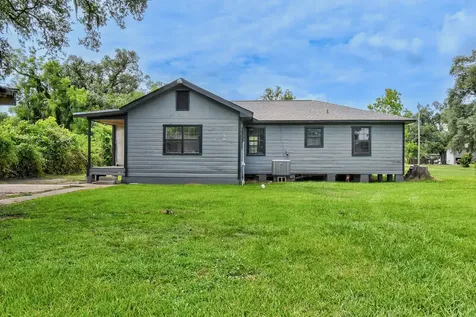 6615 Live Oak Drive Jones Creek TX 77541