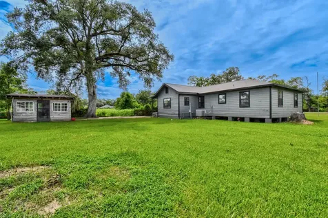 6615 Live Oak Drive Jones Creek TX 77541