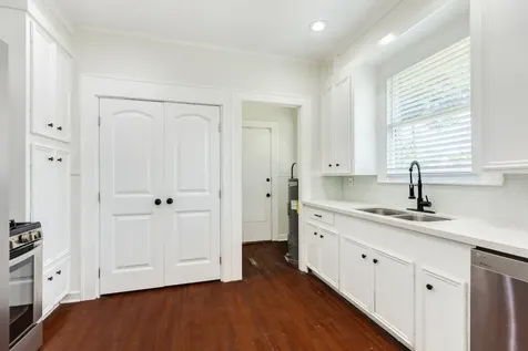 5022 Woodrow Avenue Galveston TX 77551