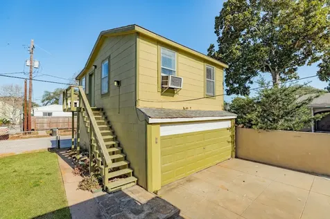 5022 Woodrow Avenue Galveston TX 77551