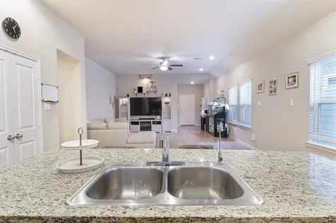 9256 Sea Garden Street Houston TX 77034