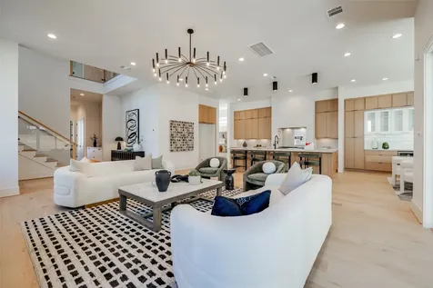 1701 Banks Street Houston TX 77098