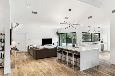 5406 Woodway Drive Houston TX 77056