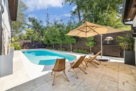 5406 Woodway Drive Houston TX 77056