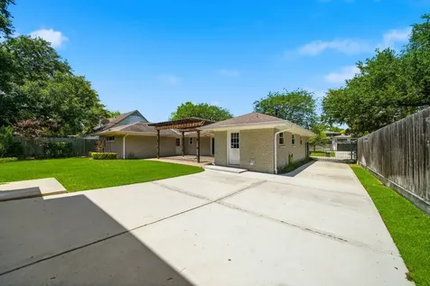 10211 Cliffwood Drive Houston TX 77035