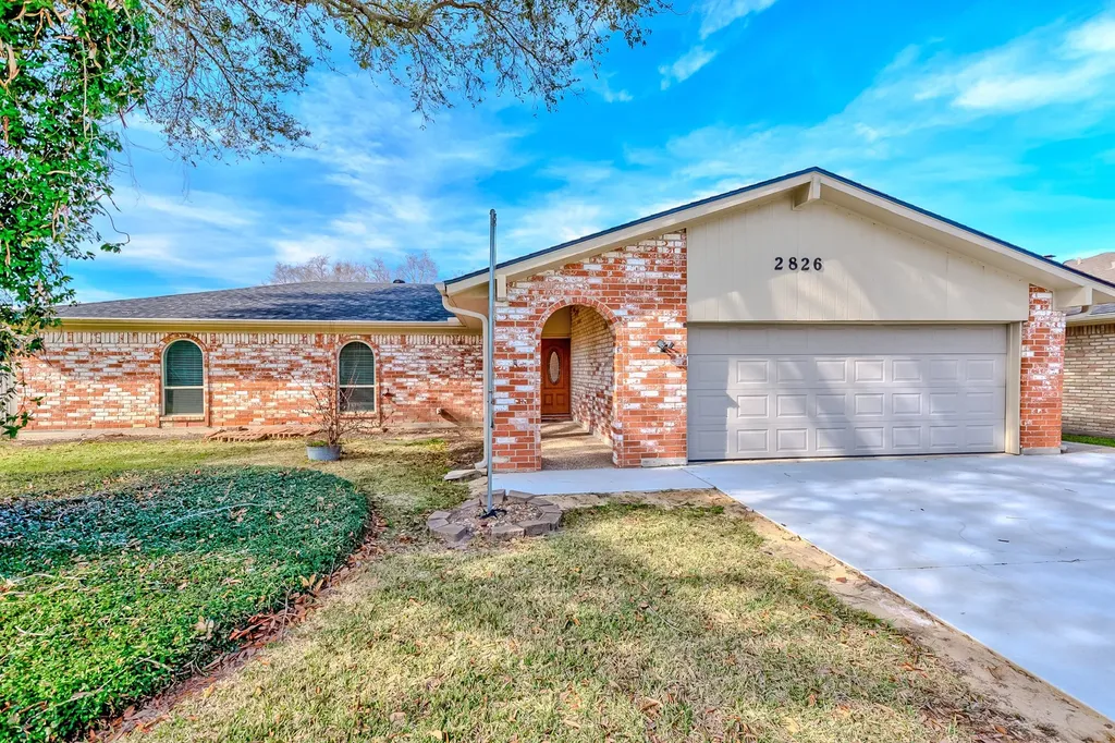 2826 Round Tower Lane Port Neches TX 77651