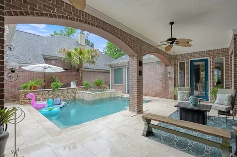 204 W Pines Drive Montgomery TX 77356