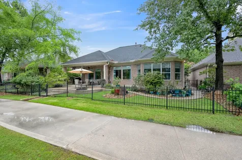 204 W Pines Drive Montgomery TX 77356