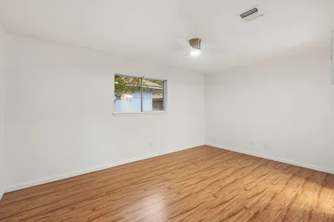 822 N Kaufman Drive Deer Park TX 77536
