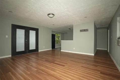 4909 Falls Street Houston TX 77026