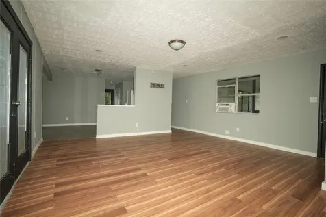 4909 Falls Street Houston TX 77026